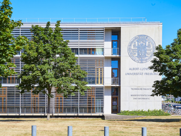 Campus der Technischen Fakultät der Uni Freiburg. Studienauswahl/Bewerbung